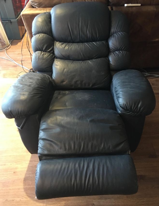 The Ultimate 'La Z Boy' Recliner Leather Massage Arm Chair ... on {keyword}