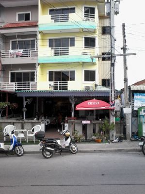 Guesthouse/Restaurant for sale in soi Khao Phithak(soi 88), Hua Hin