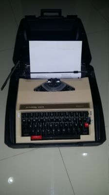 Typewriter Privileg 330TR  Quadrato