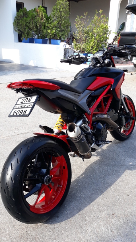 Ducati Hypermotard 821