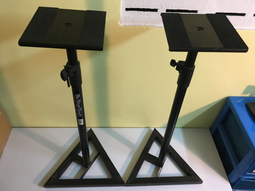 on stage monitor stands