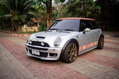 Mini Cooper 1.6 Manual transmission