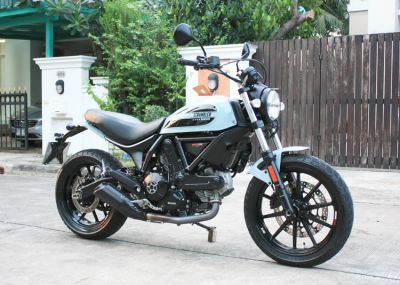 Ducati scrambler best sale sixty2 for sale