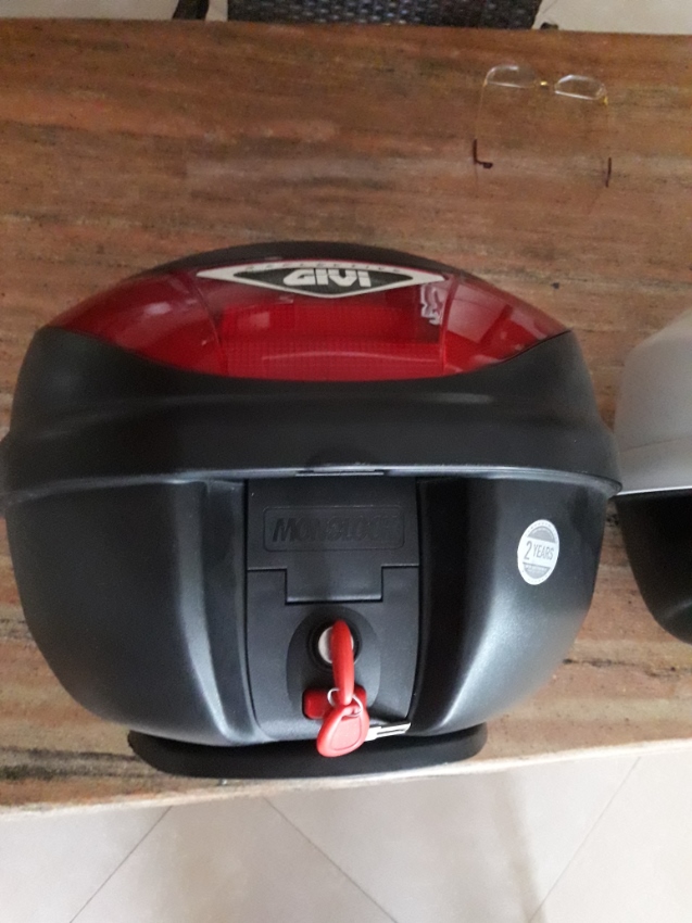 givi top box