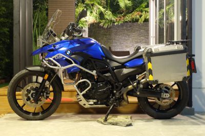 BMW F700GS 2016 with BMW side panniers + loads of other accessories!