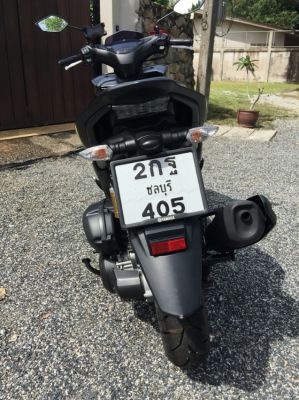 650 Kms used Yamaha aerox 2016 for sale , showroom condition MUST SEE 