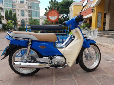 Honda super cub with salin