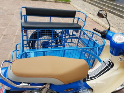 Honda super cub with salin