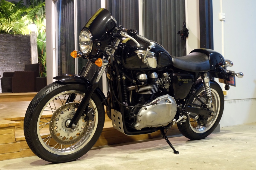 Triumph Thruxton 900