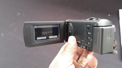 Panasonic HC-V270 Camcorder with bag - Memory card - excellent cond