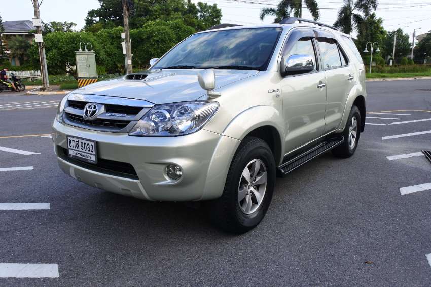 TOYOTA FORTUNER  3 0 V AUTO 4WD 2007  Diesel  3 000 cc Cars 