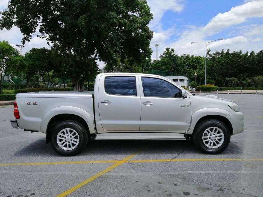 2012 Toyota Hilux Vigo Champ 3.0 G 4x4 Double Cab MT | Pick Up Trucks