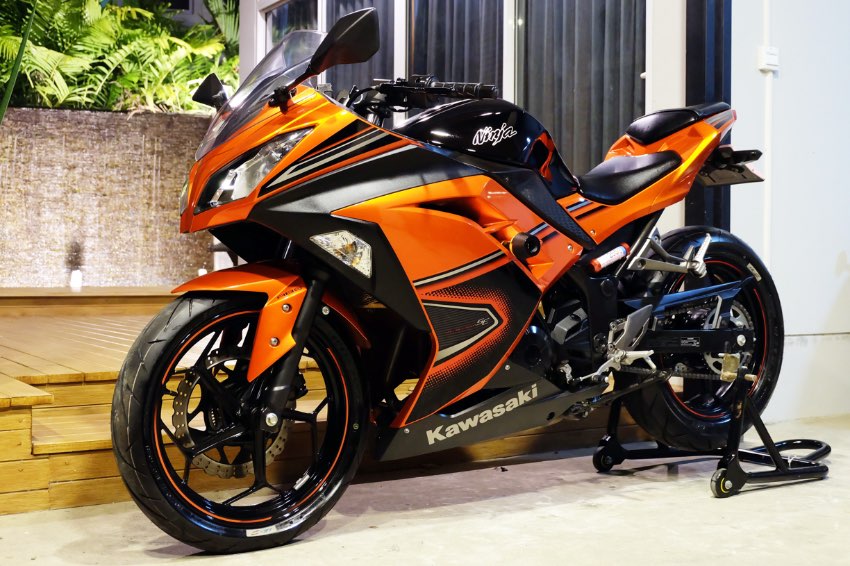 [ For Sale ] Kawasaki Ninja 300 2014 only 1,3xx km! 150