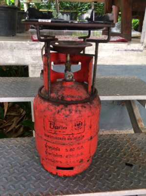 Propane gas bottle (5.5 kg) for sale