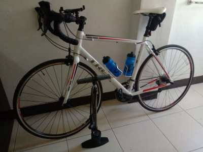 TREK ONE Series 1.1 Racer road bike