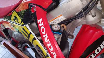 Honda CRF450R motocross Crf 450cc dirtbike off road bike enduro