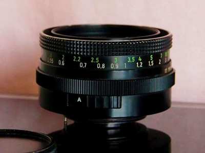 Carl Zeiss Jena Tessar Lens 50mm f/2.8 M42 Mount 