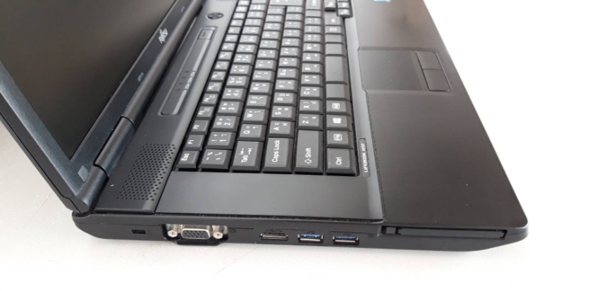 ขาย Notebook Fujitsu A572/F Core i3 3110M Ram 4g Hdd 320g