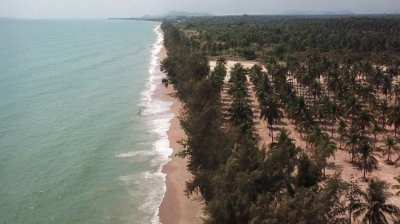 Lands in Thap Sakae beach