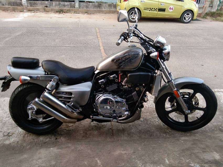 Honda super magna 750