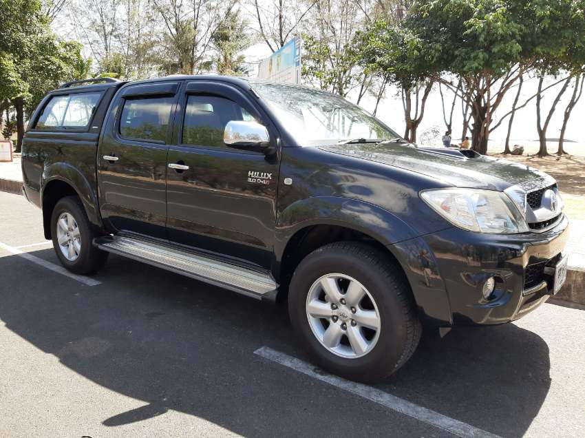 toyota hilux vigo  pick up trucks for sale  phuket