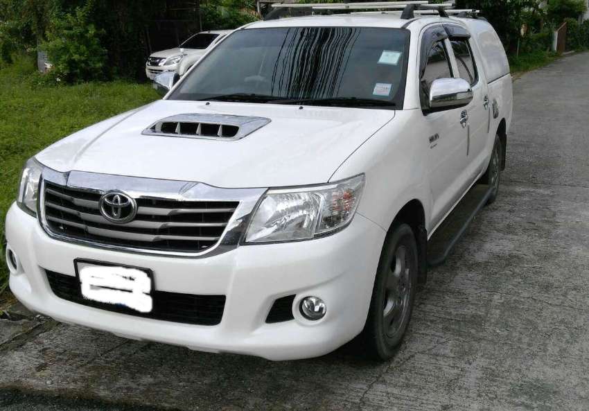 toyota hilux vigo 2013 mt for sale  pick up trucks for