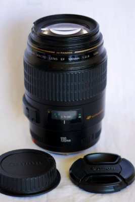 Canon EF Macro Lens 100mm F2.8 USM