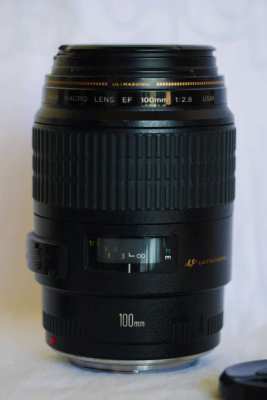 Canon EF Macro Lens 100mm F2.8 USM