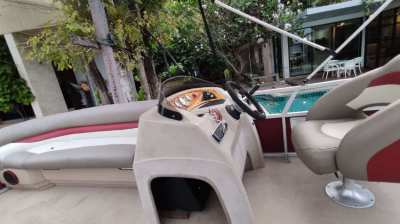 Pontoon Sun Tracker 20 ft