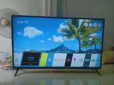 LG Smart TV for sale 55 inch PLUS Playstation PS3 and over 1000 movies