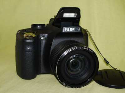 Fuji Fujifilm FinePix SL300 Digital Black Camera with 30X Super Zoom