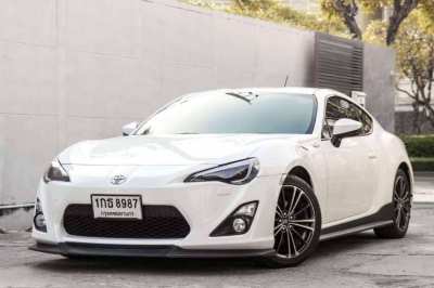 TOYOTA 86 white pearl ft86 full option gear AT