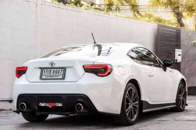 TOYOTA 86 white pearl ft86 full option gear AT