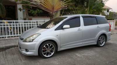 TOYOTA WISH 6 seater