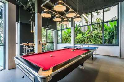 Modern look pool table 8ft