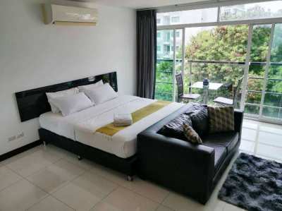 Studio Condo for rent at Pratumnak hill