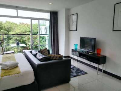 Studio Condo for rent at Pratumnak hill