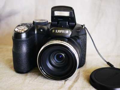 Fuji Fujifilm FinePix S2950 Digital Black Camera in Box