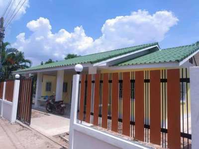  SINGLE STORY HOUSE TO RENT. 5000 BAHT MONTH NEAR KHON KAEN