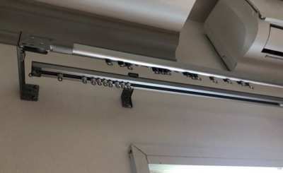  Curtain rails 2,20 m long double alumin curtain rail with rol.hooks