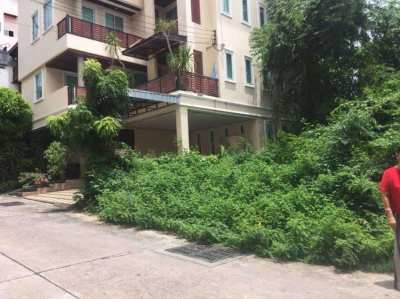 Land for sale in Pattaya ( 49 sq wah) Owners Post