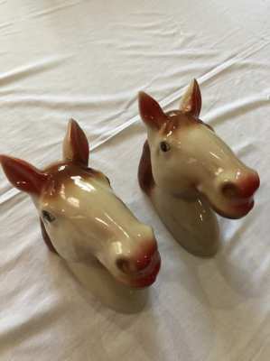  Porcelain horse heads,2 pieces, decoration,from UK.