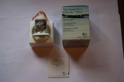 Hutschenreuther Porcelain Christmas Bell 1991 -  North Pole