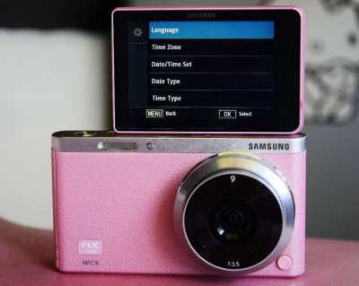 Samsung NX Mini Wi-fI NFC Smart 20.5MP Pink Vlogger Compact Camera