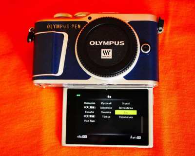 Olympus Pen E-PL9 Bluetooth Wi-Fi Camera Navy Blue Body