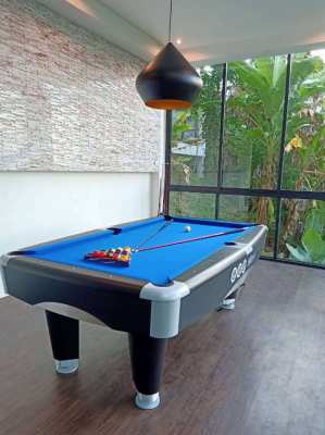 Pool table Mustang - Best playing pool table for the price by far +acc