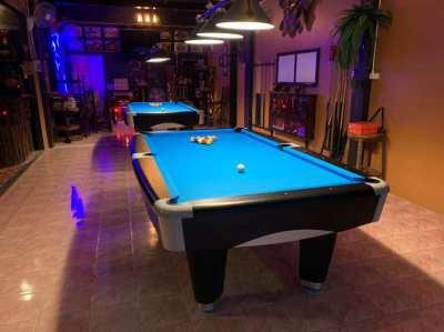 Pool table Mustang - Best playing pool table for the price by far +acc