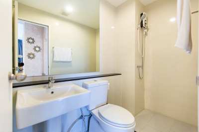 Large 1 bedroom, fully furnished, open view in Aspire Erawan