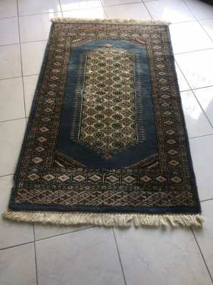 Pakistan carpet, wool, hand knotted, 0,77m x 1,37m 