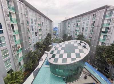 1 Bedroom in Center of Pattaya, Pool View For Sale